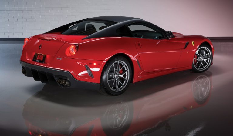 2011 Ferrari 599 GTO. Preço estimado entre R$ 2,2 milhões e R$ 2,5 milhões