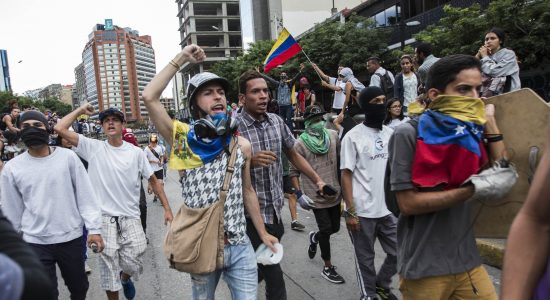 Venezuelanos em protesto contra Maduro
