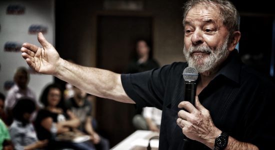 PT registra candidatura do ex-presidente Lula