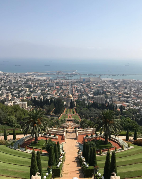 Ela conheceu vários pontos turísticos como o Santuário do Báb, em Haifa