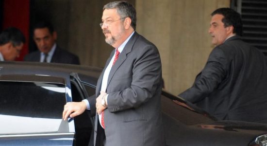 Ex-ministro Antonio Palocci diz que Lula recebeu dinheiro em espécie