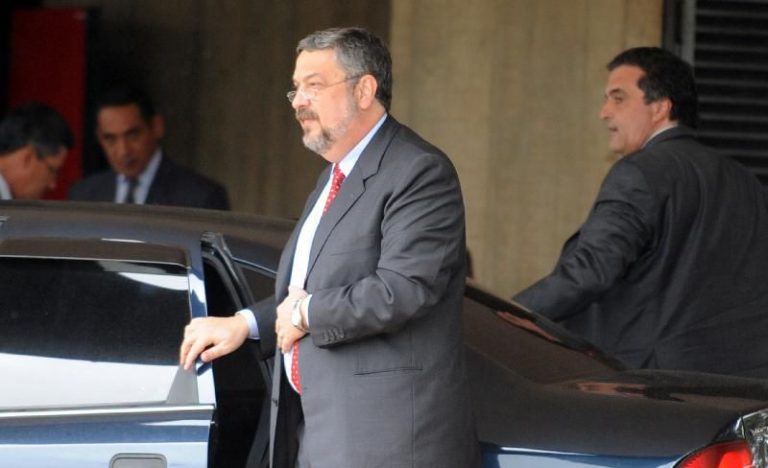 Ex-ministro Antonio Palocci diz que Lula recebeu dinheiro em espécie