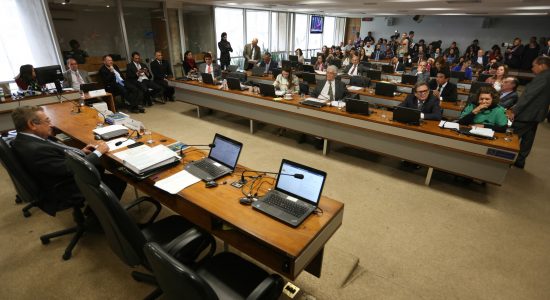CCJ do Senado aprova projeto de lei que acaba com estabilidade de servidores públicos