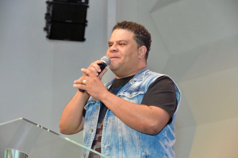 Wilian Nascimento no Culto mensal da Rádio 93FM na Comunidade Evangélica da Zona Sul em Campo Grande