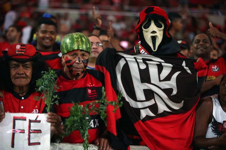 Torcedores folclóricos do Flamengo também estiveram no estádio