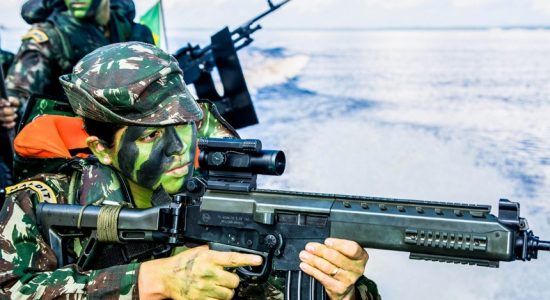 Projeto quer permitir que mulheres se alistem como combatentes das Forças Armadas