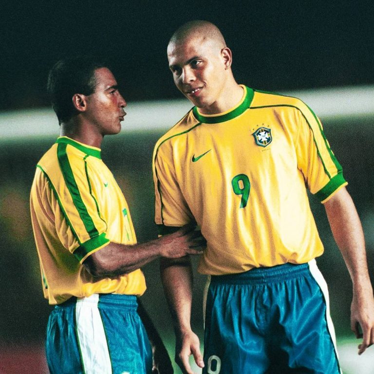 Romário e Ronaldo jogaram juntos na Seleção em 97 e 98