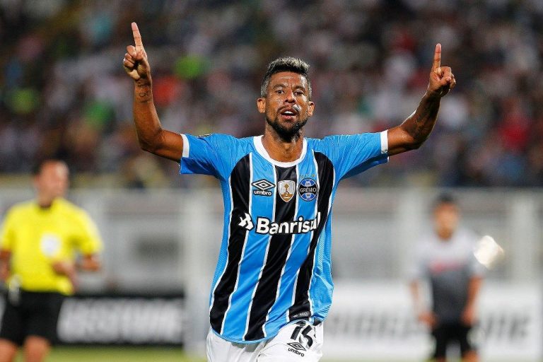Léo Moura atuou pelo Grêmio