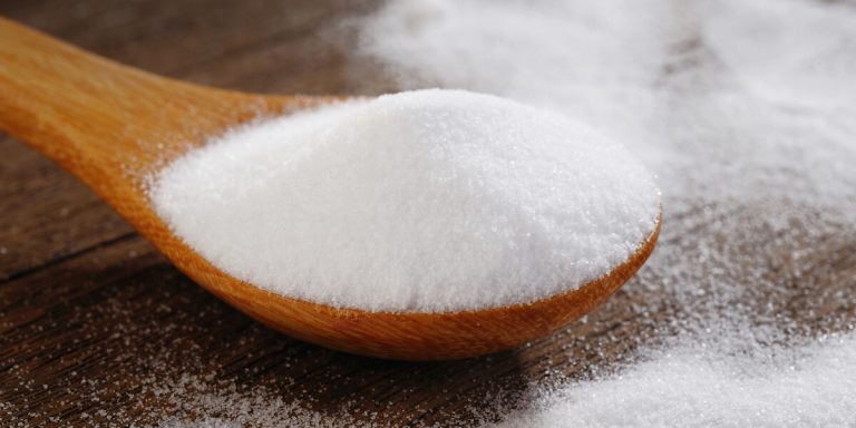 Açúcar refinado registra queda de 3,29% em 2018. Recuo em 12 meses foi de 20,58%.