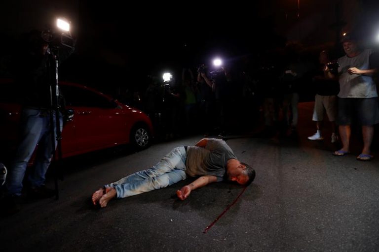 Manifestante contra o ex-presidente Lula foi empurrado no meio da rua