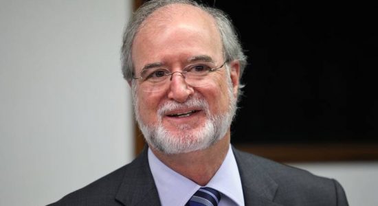 Ex-governador de MG, Eduardo Azeredo se entrega