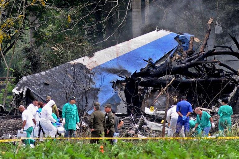 Avião caiu em Cuba com 113 pessoas a bordo