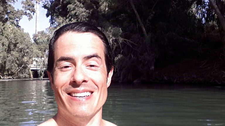 Felipe Folgosi fez alguns vídeos quando viajou para Israel. Inclusive, de seu batismo
