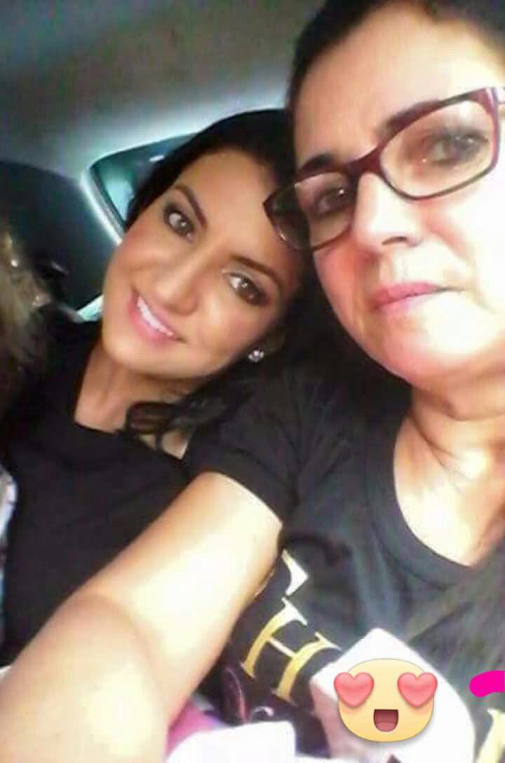 Thiara Lopes com a mãe, Silvia