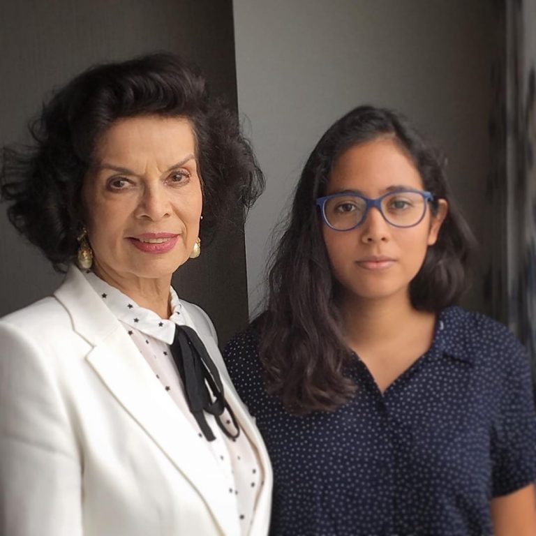 Bianca Jagger postou foto no Instagram ao lado da estudante Enrieth Martinez, em protesto contra o governo da Nicarágua