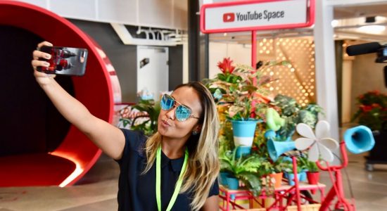 Bruna Karla visita o YouTube Space do Rio de Janeiro