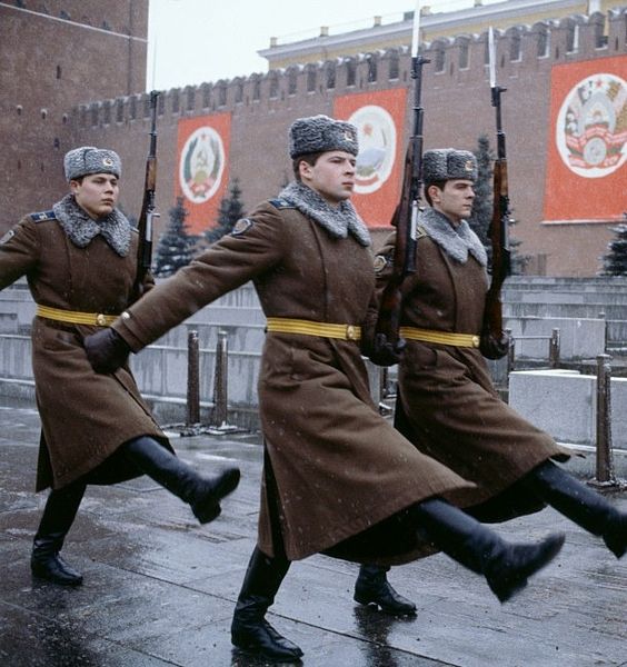 Soldados da época da KGB