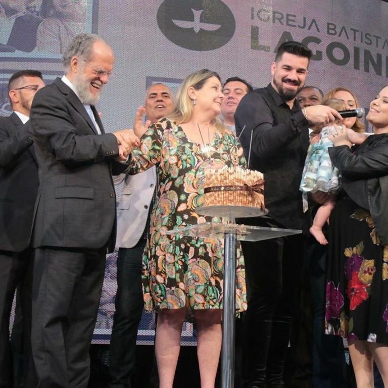 Pastor Márcio Valadão recebe homenagem na Igreja Batista da Lagoinha