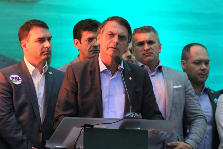 Jair Bolsonaro discursa após ser oficializado candidato do PSL