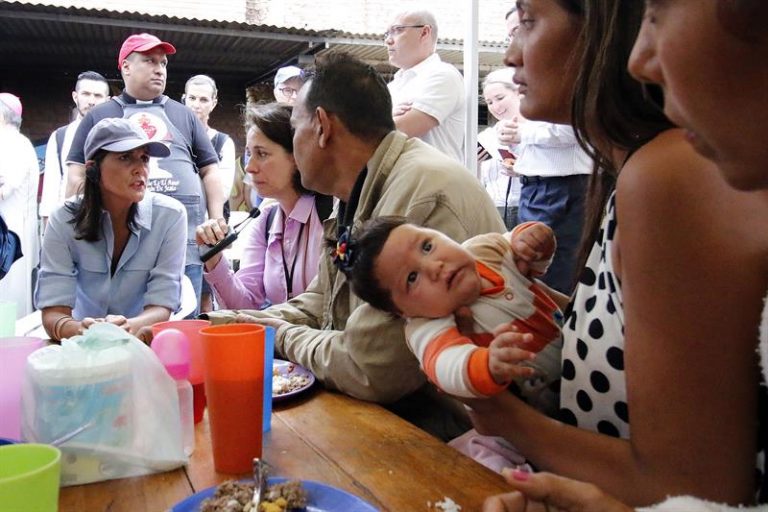  Nikki Haley visita fronteira entre Colômbia e Venezuela