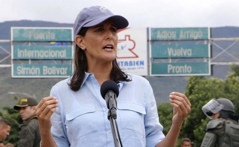  Nikki Haley visita fronteira entre Colômbia e Venezuela