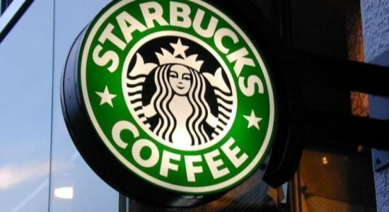 Produtos da Starbucks serão vendidos foram das lojas da marca