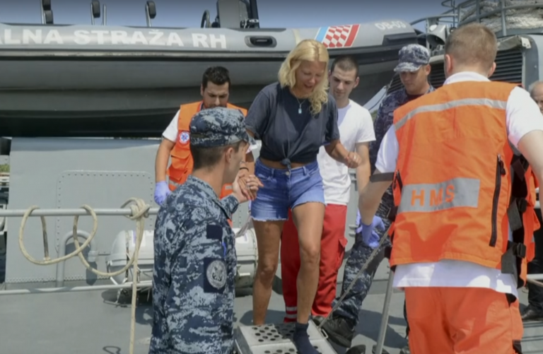 Turista inglesa foi resgatada após 10 horas no mar