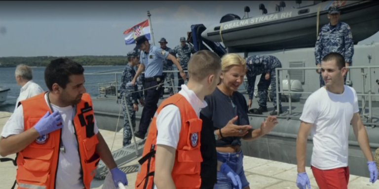 Turista inglesa foi resgatada após 10 horas no mar