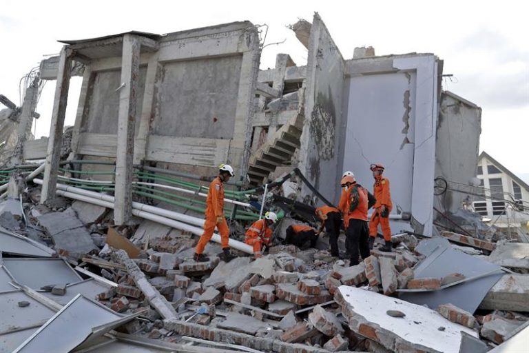 Terremoto na Indonésia fez mais de 800 vítimas 