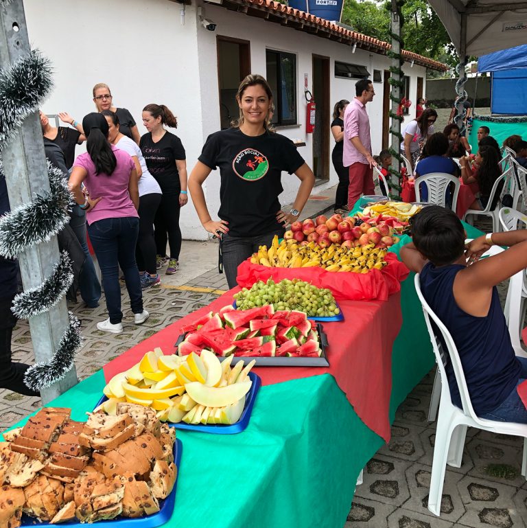Michelle de Paula Bolsonaro participa de ação social
