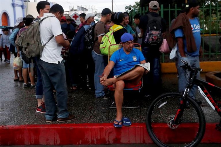 Caravana de migrantes atravessa a América Central e o México