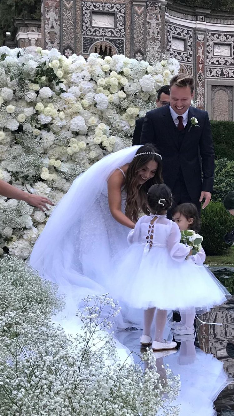 Gabriela Rocha e Leandro Moreira se casam em hotel cinco estrelas na Itália