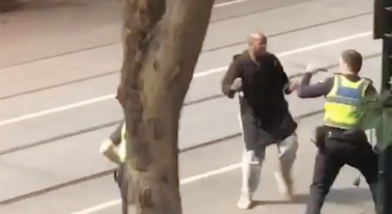 Homem que atacou pedestres teria ligação com o Estado Islâmico