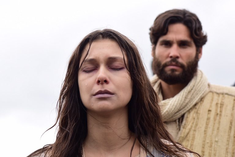 Day Mesquita e elenco da novela Jesus gravam cenas da libertação de Maria Madalena