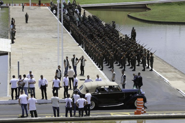 Equipe de segurança faz ensaio para posse do presidente eleito Jair Bolsonaro na Esplanada dos Ministérios