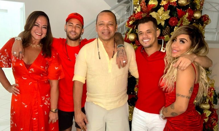 Confira a decoração luxuosa do Natal de Neymar Jr. | Esportes 