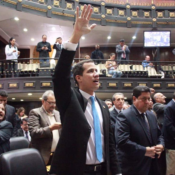 Juan Guaidó já foi reconhecido pelo Brasil e os EUA como presidente interino da Venezuela