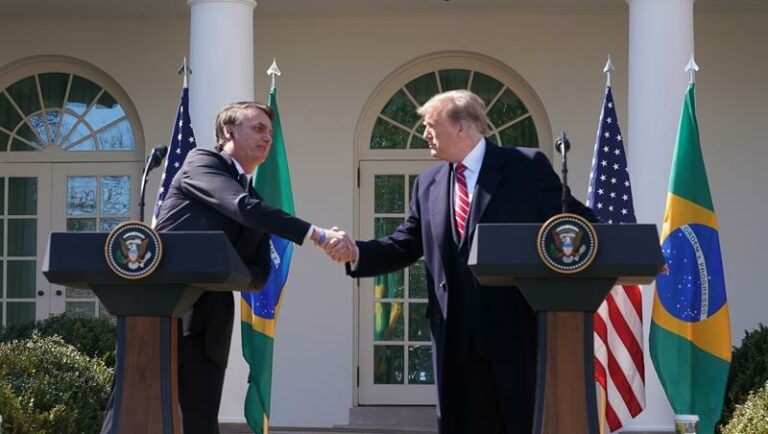 Jair Bolsonaro e Donald Trump fazem um pronunciamento conjunto