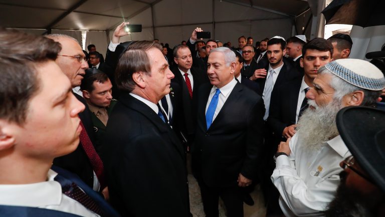 Jair Bolsonaro e Benjamin Netanyahu visitam o Muro das Lamentações, em Jerusalém