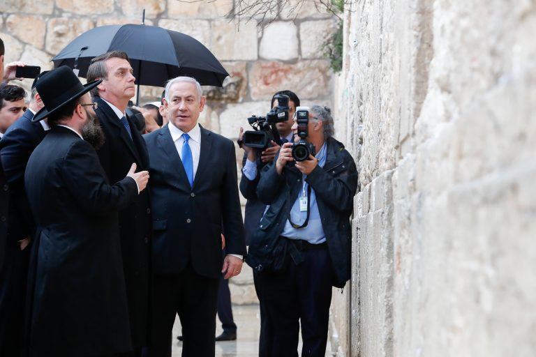 Jair Bolsonaro e Benjamin Netanyahu visitam o Muro das Lamentações