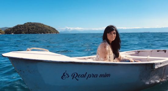 Fernanda Brum gravou clipe da música És Real Pra Mim