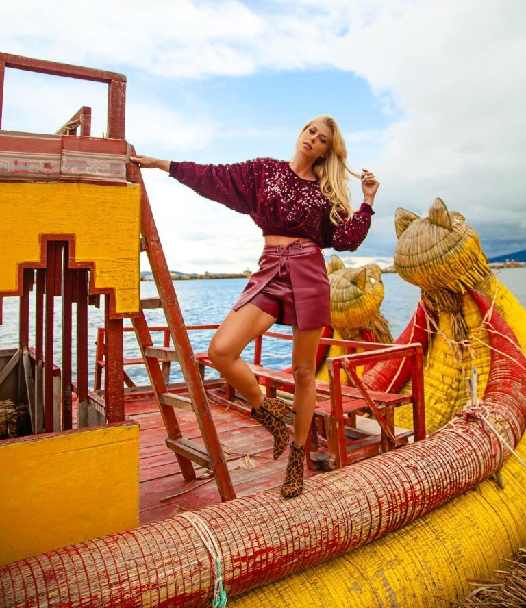 Modelo e atriz Caroline Bittencourt caiu no mar após barco ser atingido por vendaval