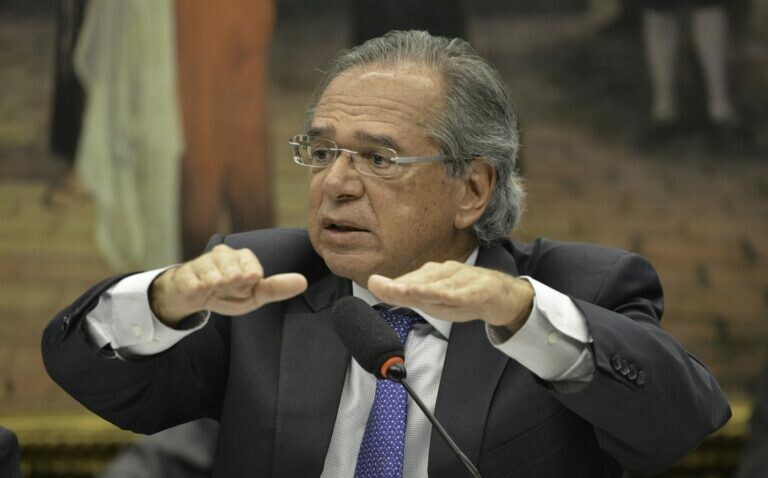 O ministro da Economia, Paulo Guedes, na Comissão de Constituição e Justiça (CCJ) da Câmara