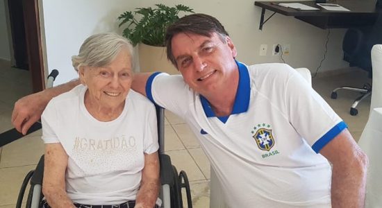 Presidente Jair Bolsonaro e sua mãe, Olinda