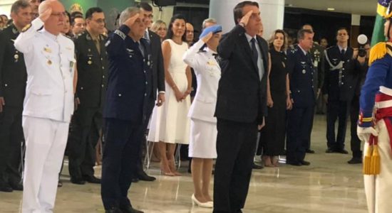 Bolsonaro e Michelle recebem militares promovidos