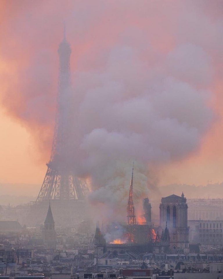 Incêndio tomou Catedral de Notre-Dame, em Paris