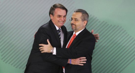 Presidente Jair Bolsonaro e o novo ministro da Educação, Abraham Weintraub