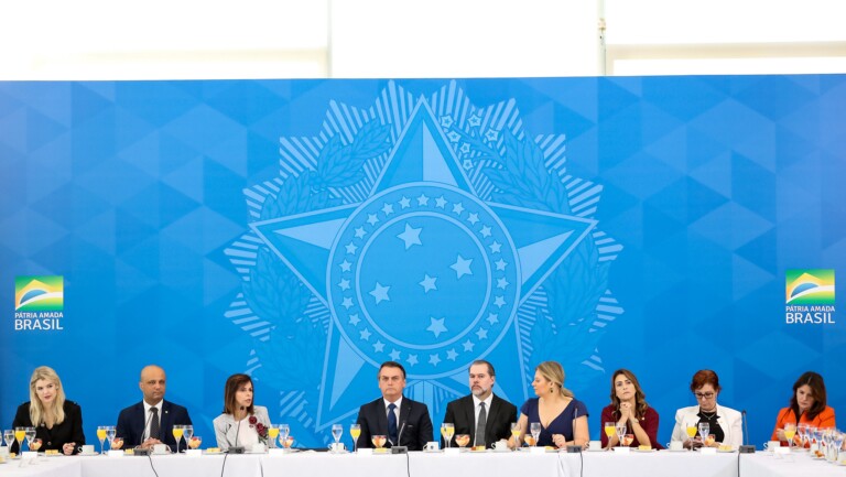 Jair Bolsonaro, Dias Toffoli e parlamentares debatem interesses da bancada feminina