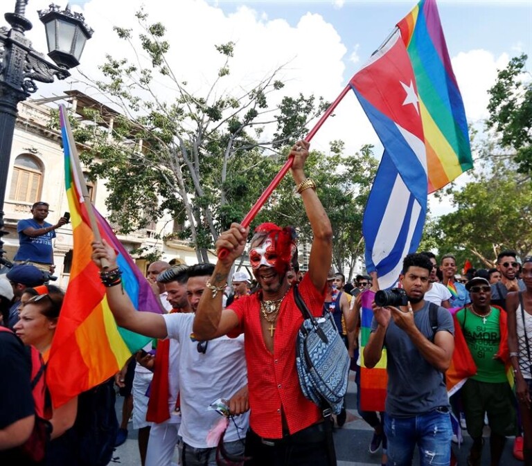 Cubanos foram duramente reprimidos em passeata do orgulho LGBT