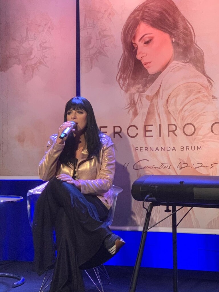 Fernanda Brum fez live de lançamento do EP Terceiro Céu